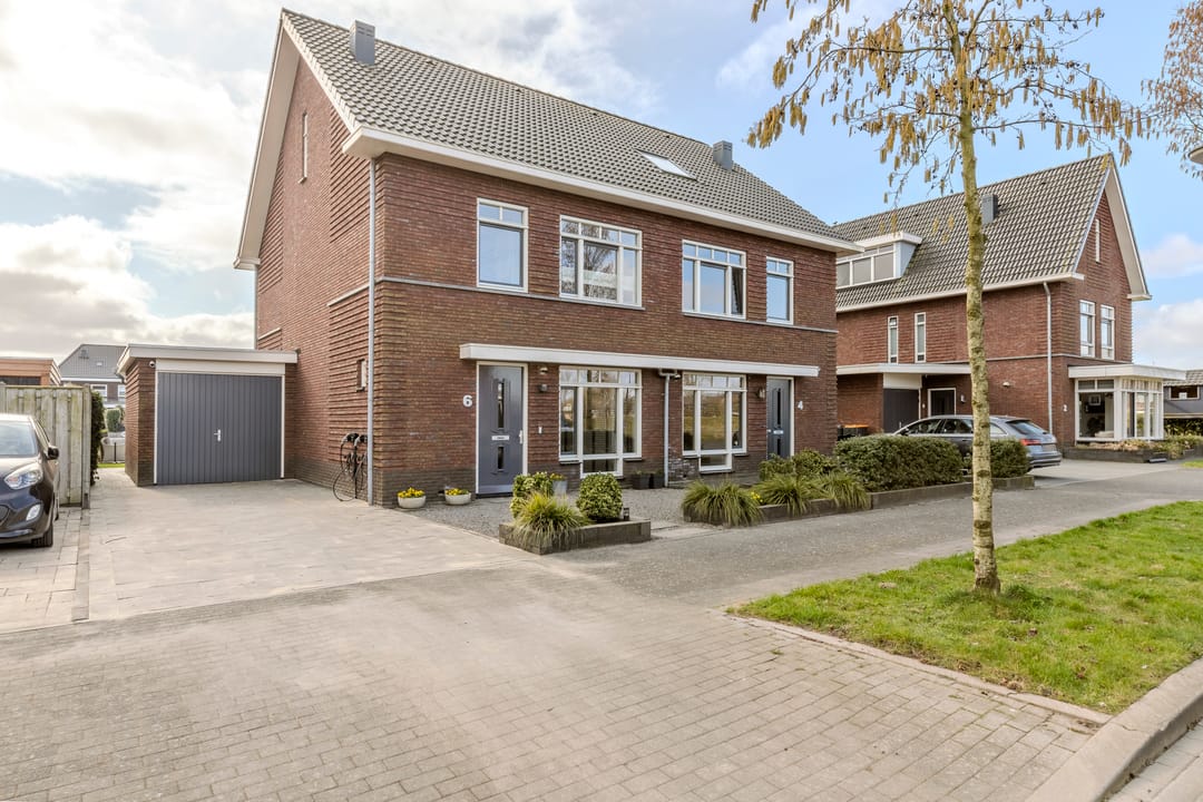 Photo 1 of Oeverzeggeweg 6