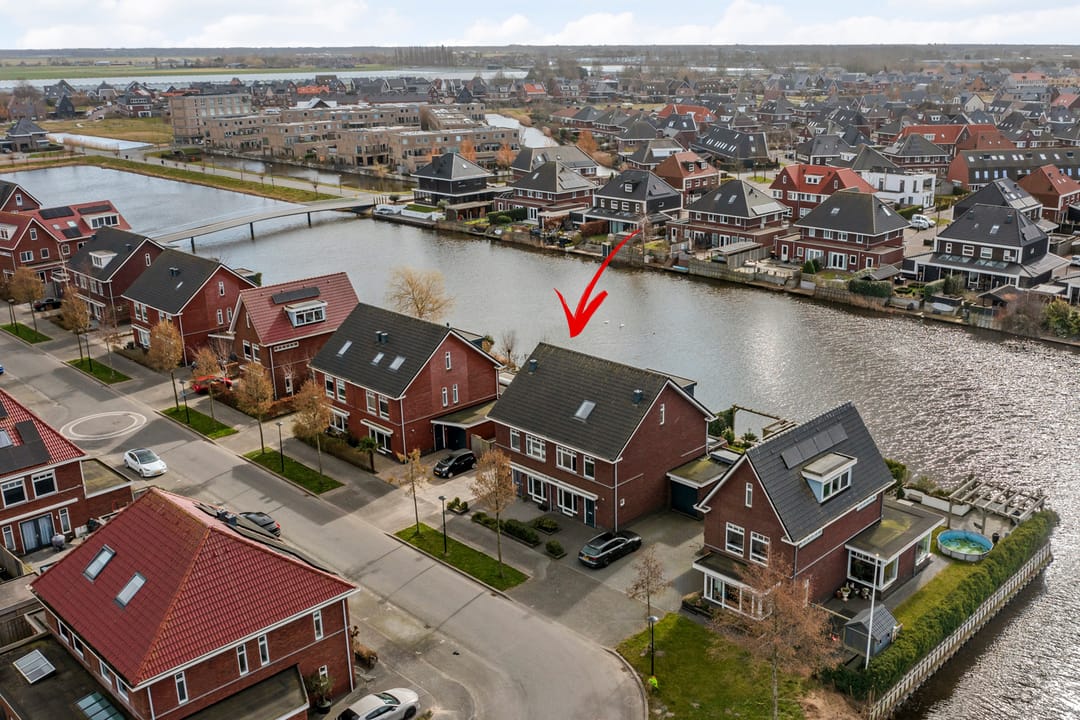 Photo 2 of Oeverzeggeweg 6