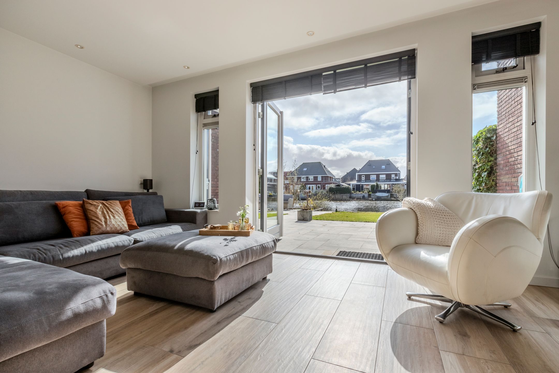 Photo 3 of Oeverzeggeweg 6