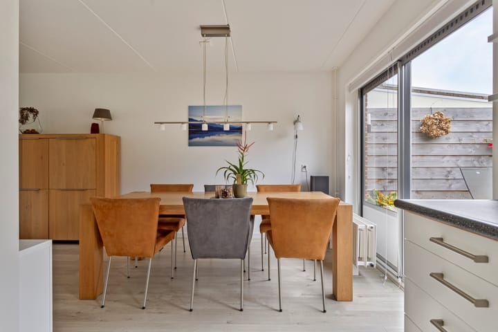 Foto 11 van Stal 243