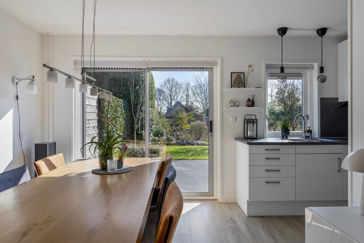 Foto 12 van Stal 243