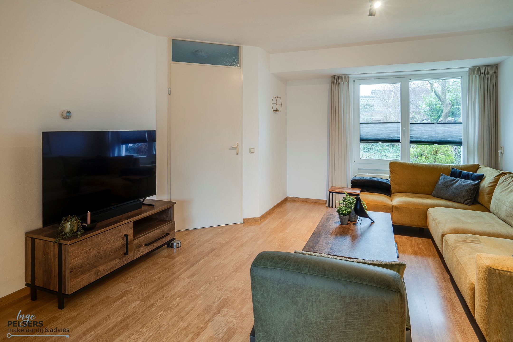 Foto 6 van Rijksweg 27-F