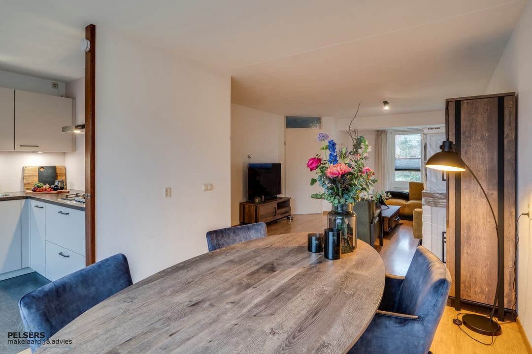 Foto 8 van Rijksweg 27-F