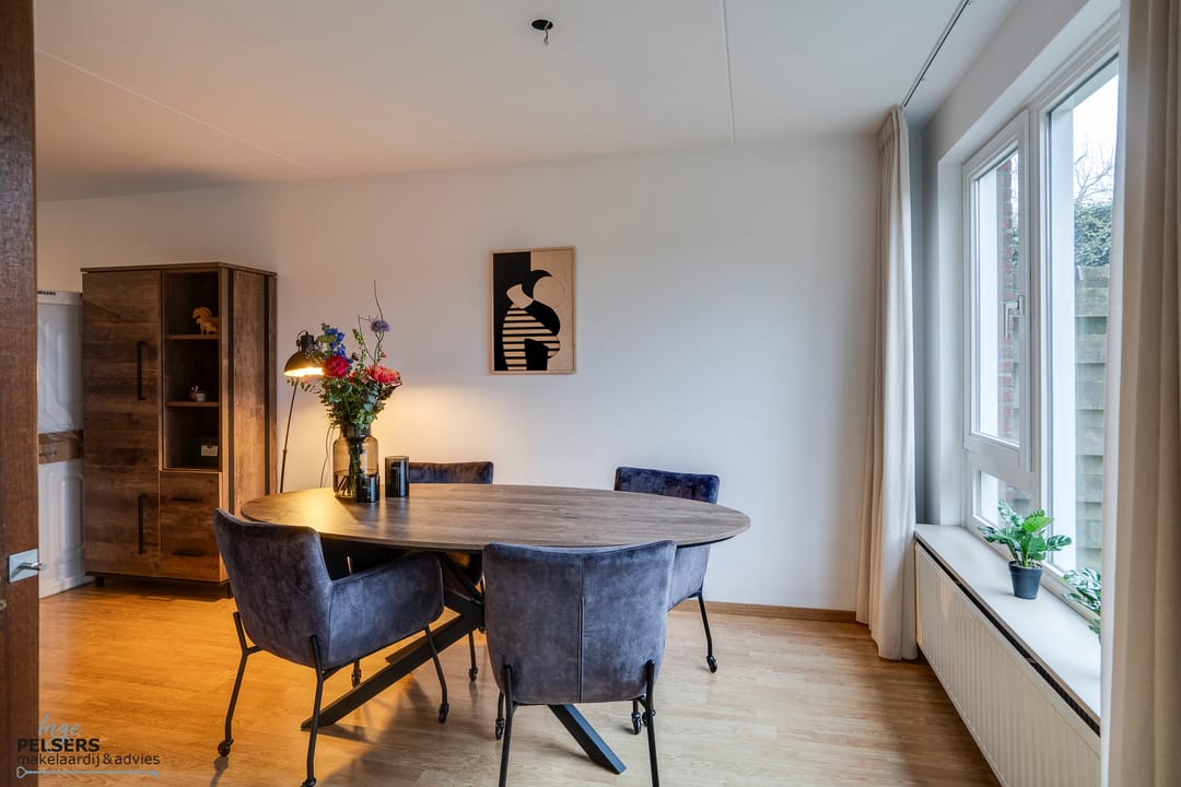 Foto 11 van Rijksweg 27-F