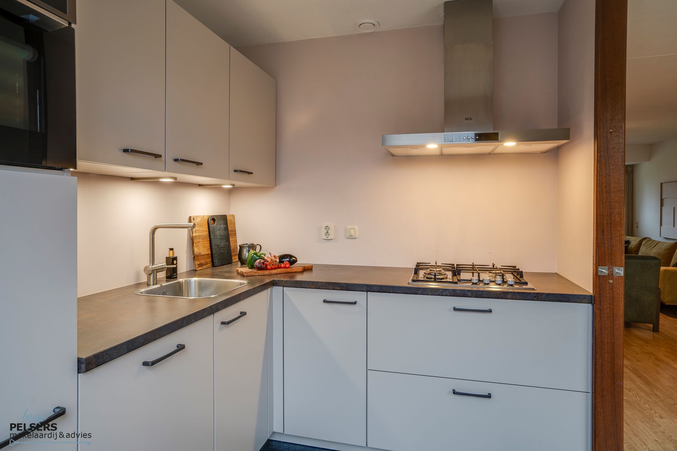 Foto 12 van Rijksweg 27-F