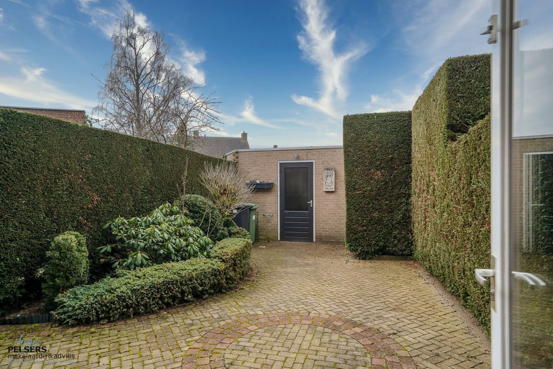 Foto 13 van Rijksweg 27-F