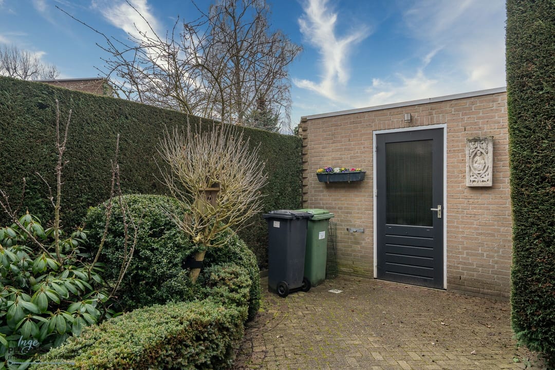 Foto 16 van Rijksweg 27-F