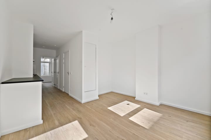 Photo 8 of Nobelstraat 11-A1