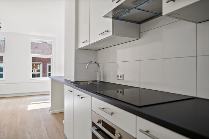 Photo 12 of Nobelstraat 11-A1