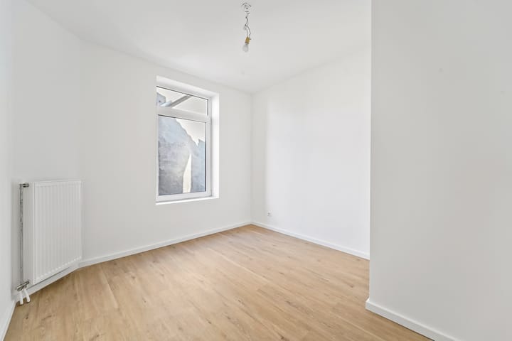 Photo 14 of Nobelstraat 11-A1