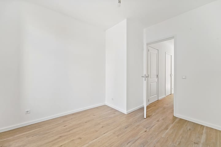 Photo 15 of Nobelstraat 11-A1