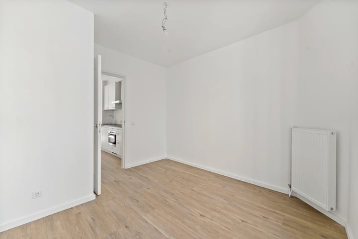 Photo 16 of Nobelstraat 11-A1