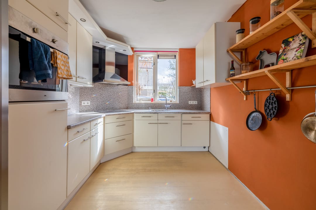 Photo 11 of Leonard Roggeveenstraat 22