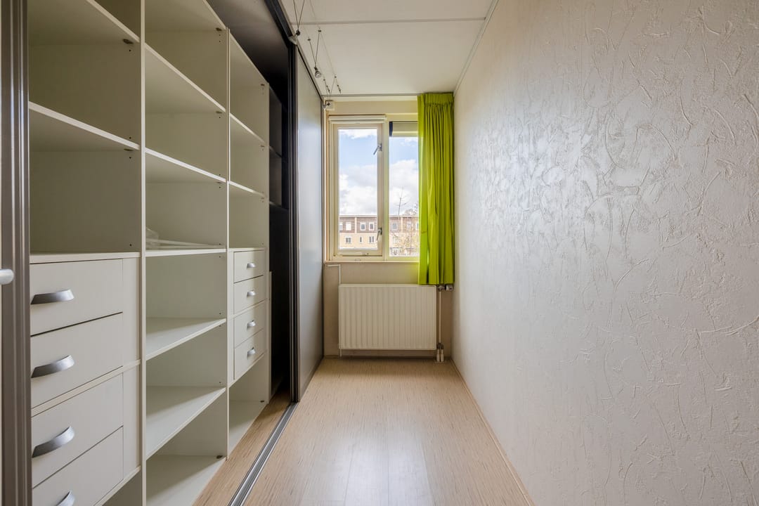 Photo 28 of Leonard Roggeveenstraat 22