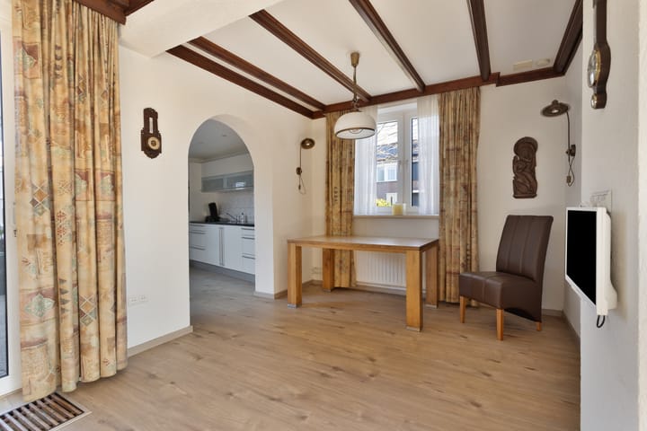 Foto 10 van Emmastraat 30