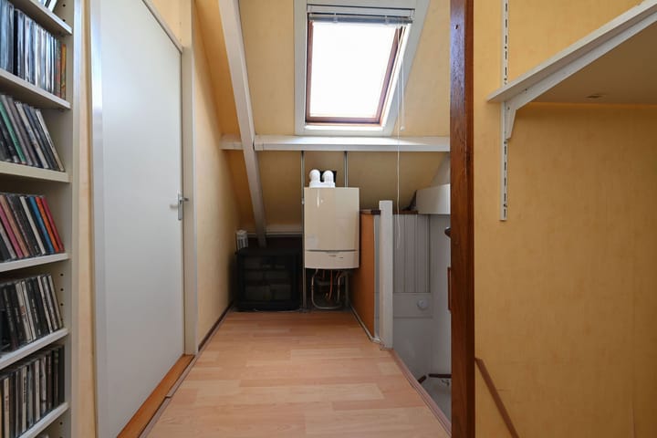 Foto 30 van Tjerk Kloostralaan 18