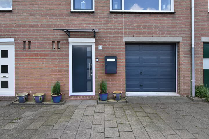 Foto 2 van C.A. van Beverenplein 21