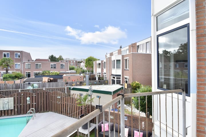 Foto 22 van C.A. van Beverenplein 21