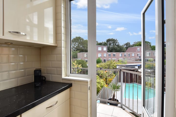 Foto 23 van C.A. van Beverenplein 21