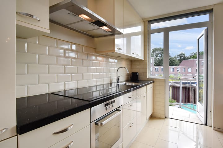 Foto 24 van C.A. van Beverenplein 21