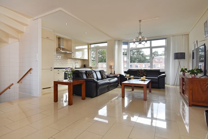 Foto 27 van C.A. van Beverenplein 21