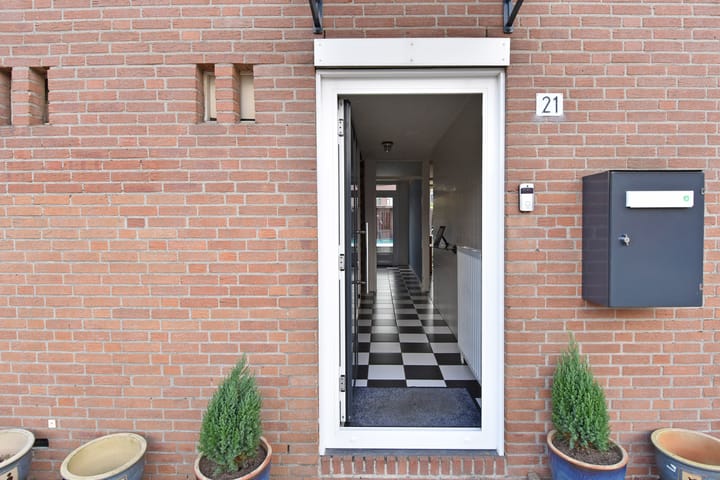 Foto 46 van C.A. van Beverenplein 21