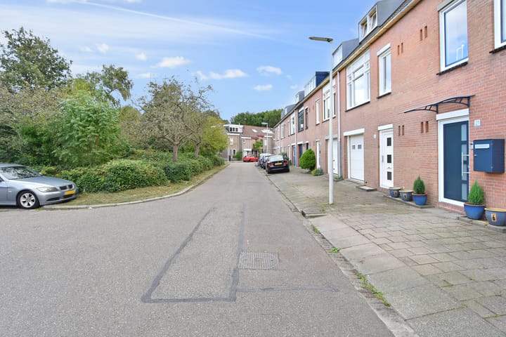 Foto 51 van C.A. van Beverenplein 21