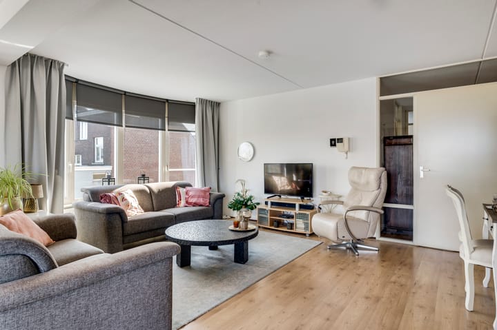 Photo 12 of Maria Teuwenstraat 13