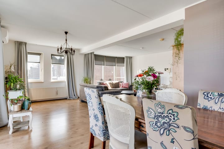 Photo 15 of Maria Teuwenstraat 13