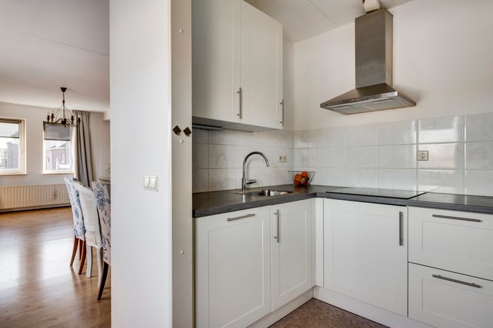 Photo 17 of Maria Teuwenstraat 13