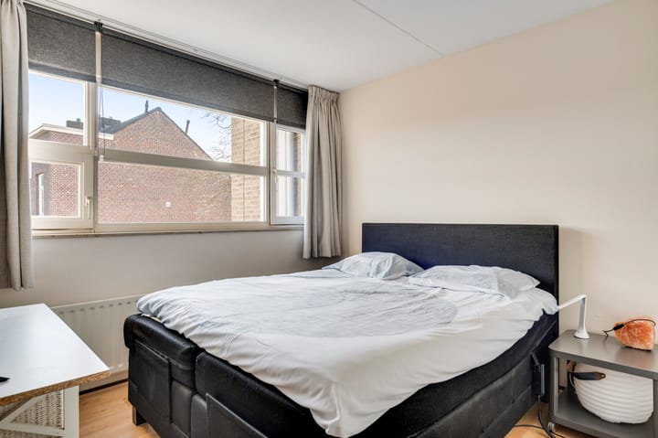 Photo 25 of Maria Teuwenstraat 13