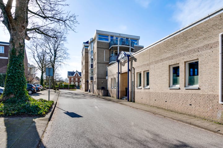 Photo 31 of Maria Teuwenstraat 13