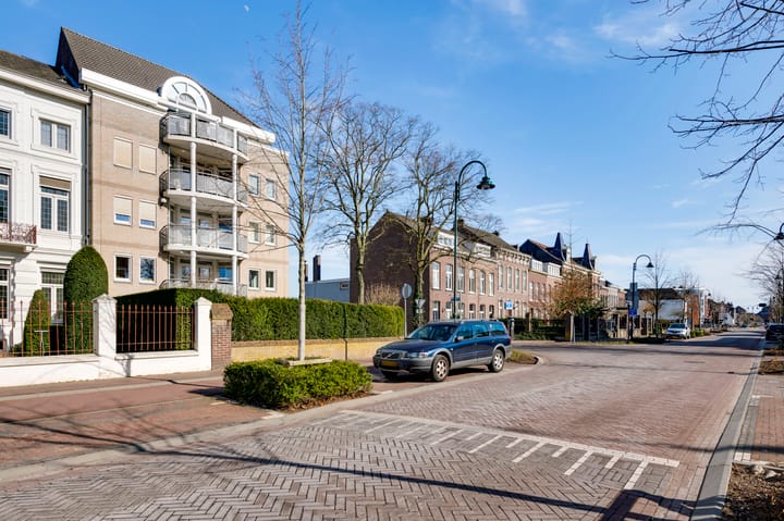 Photo 32 of Maria Teuwenstraat 13