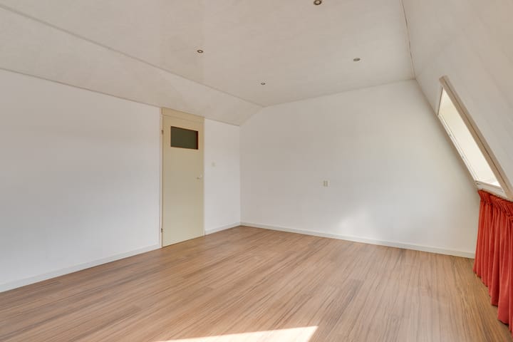 Foto 25 van Mezenhof 90