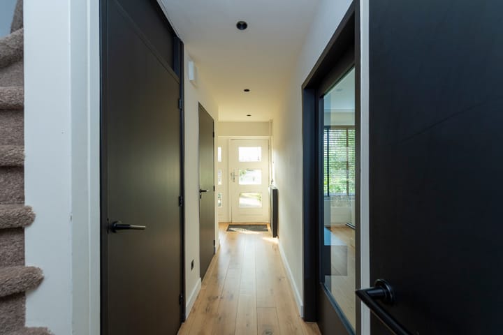 Foto 8 van Professor Gimbrèrelaan 157