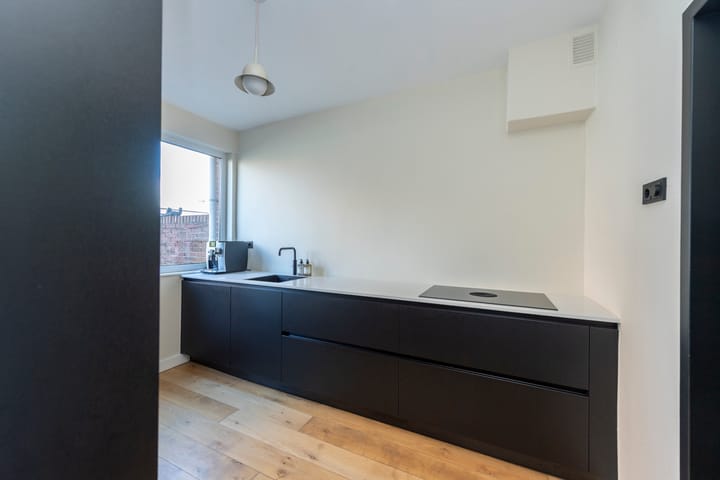 Foto 11 van Professor Gimbrèrelaan 157