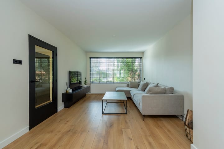 Foto 15 van Professor Gimbrèrelaan 157