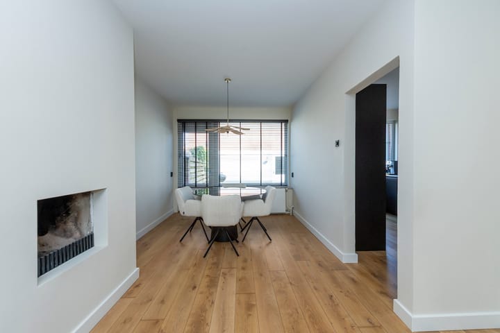 Foto 17 van Professor Gimbrèrelaan 157