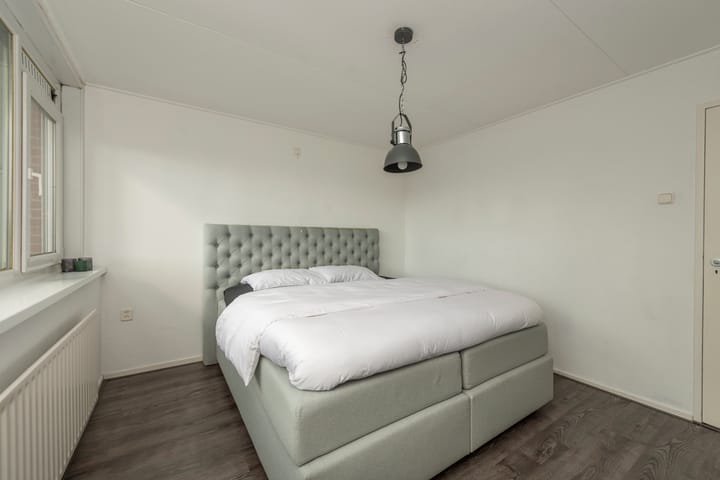 Foto 23 van Professor Gimbrèrelaan 157