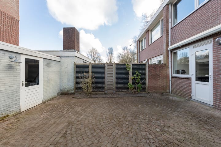 Foto 37 van Professor Gimbrèrelaan 157