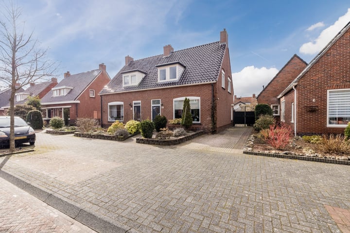 Bekijk foto van Acacialaan 60