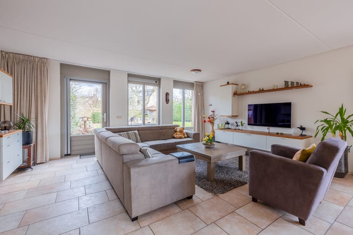 Foto 12 van Cerise 6