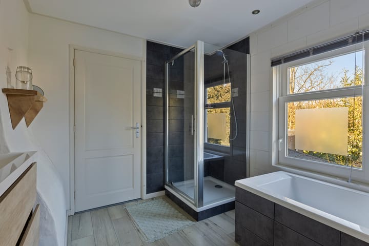 Foto 28 van Lingedijk 82