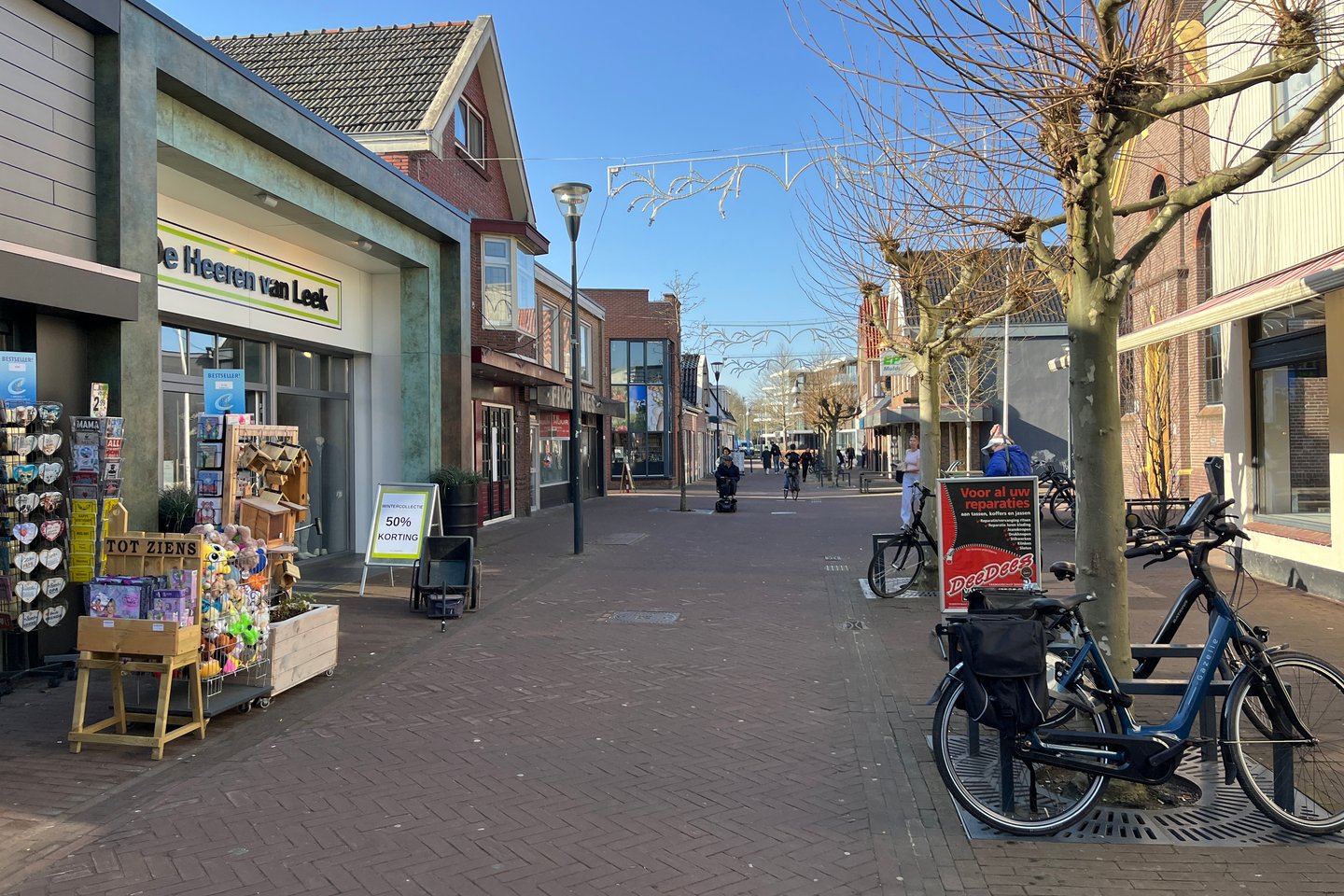 View photo 2 of Tolberterstraat 16