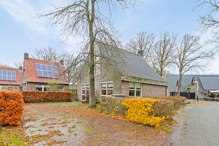 Foto 2 van Lesturgeonplein 15