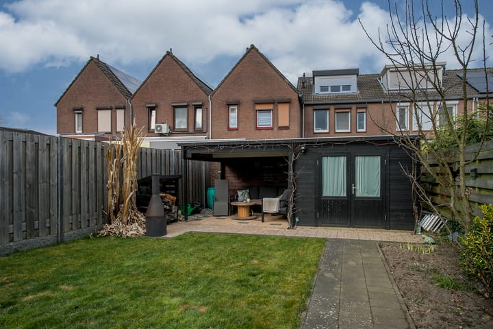 Photo 29 of Wilhelminastraat 19