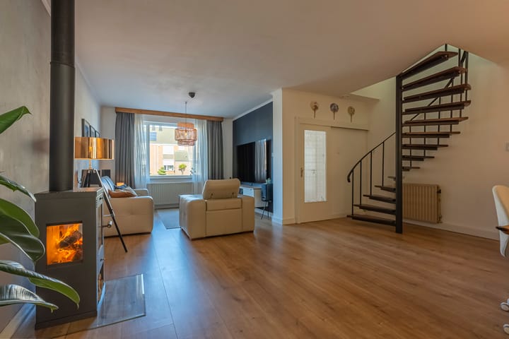 Foto 10 van Emmastraat 5