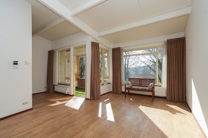 Photo 6 of Deken Hensburchstraat 64