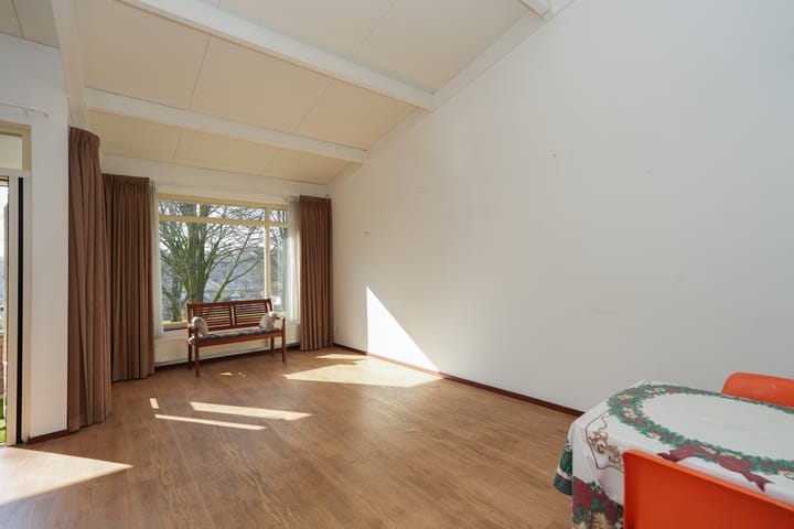 Photo 7 of Deken Hensburchstraat 64