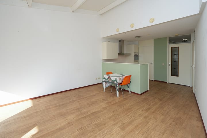 Photo 14 of Deken Hensburchstraat 64